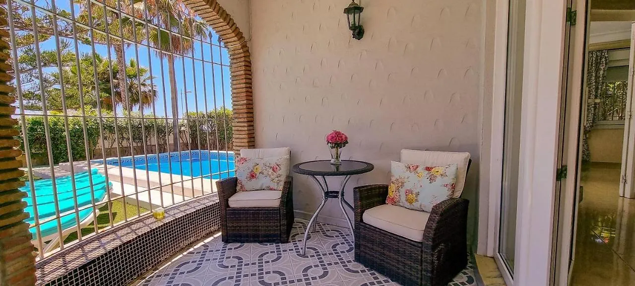 Beachfront Villa Torrox Costa 0*,
